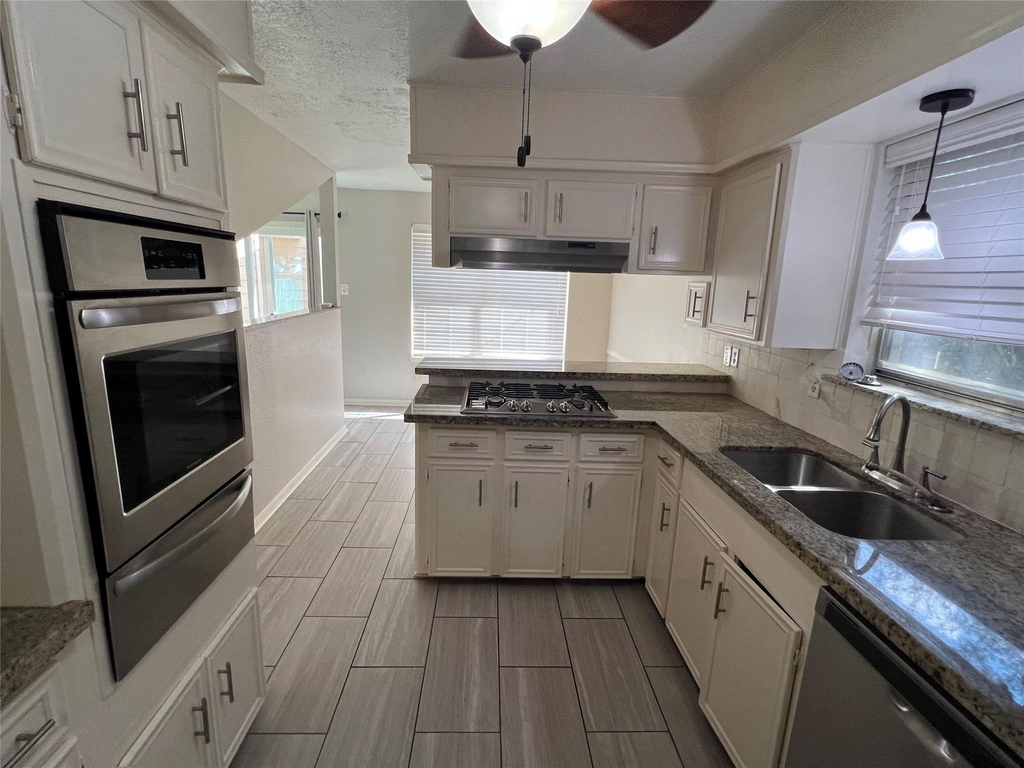 1819 Hanbury Court - Photo 8