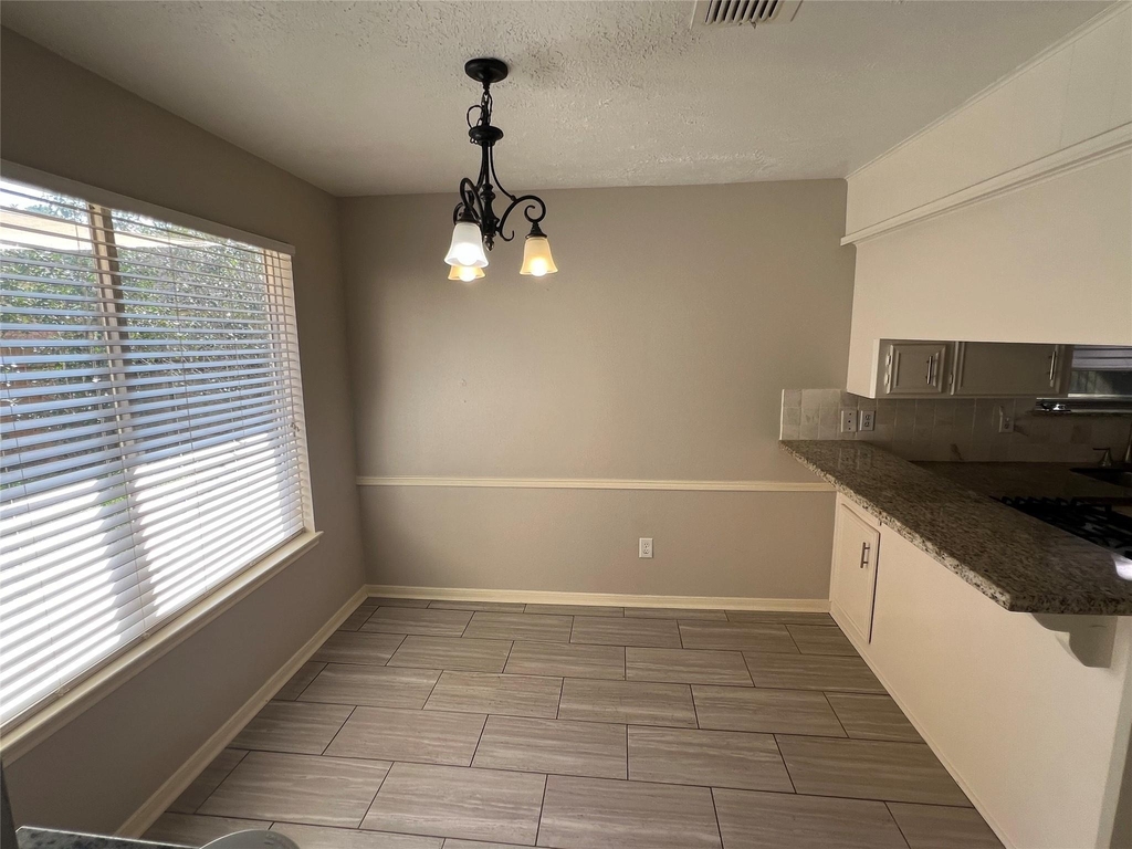 1819 Hanbury Court - Photo 4