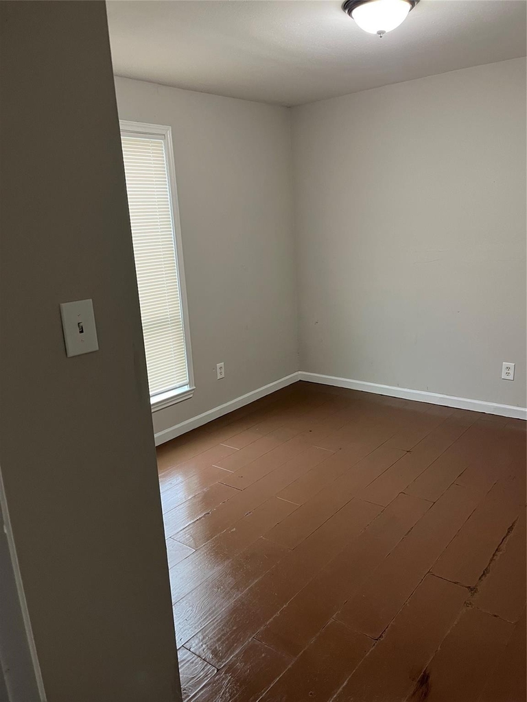 6813 Foster Street - Photo 8