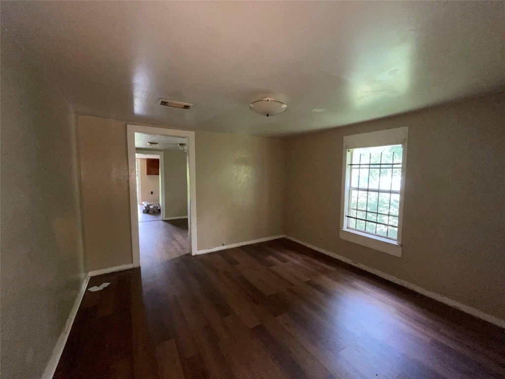 4827 Shreveport Boulevard - Photo 2