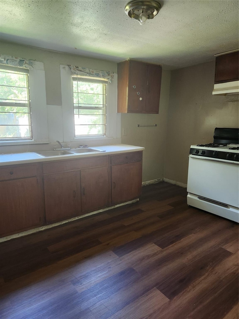 4827 Shreveport Boulevard - Photo 1