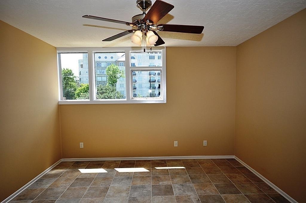 5214 Memorial Drive - Photo 3