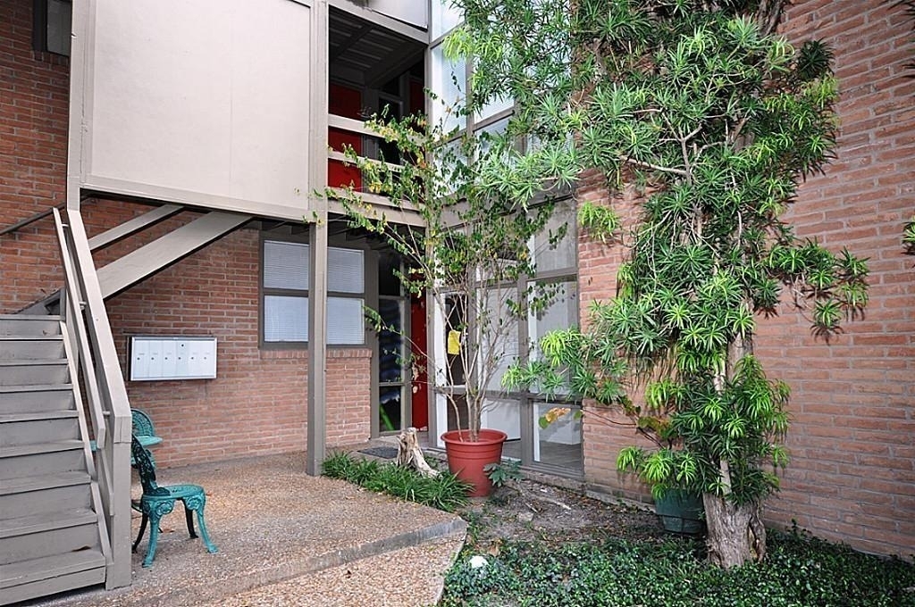 5214 Memorial Drive - Photo 2