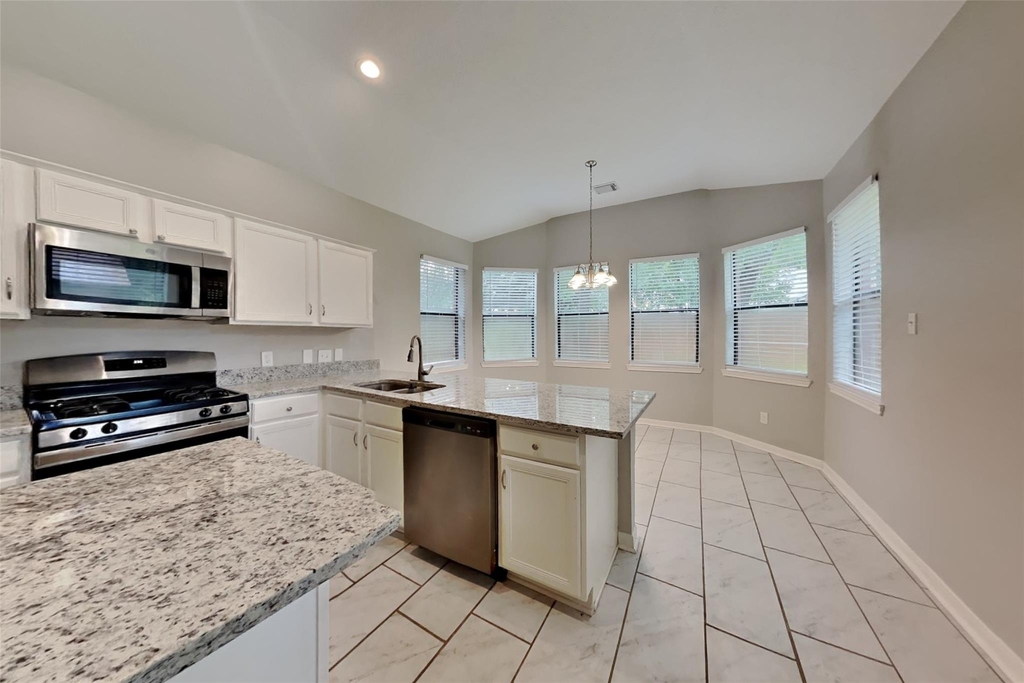 2015 Creston Drive - Photo 4