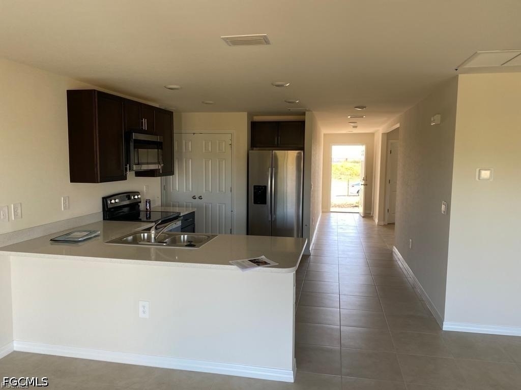 9013 , Fl 3 Ike Court - Photo 4