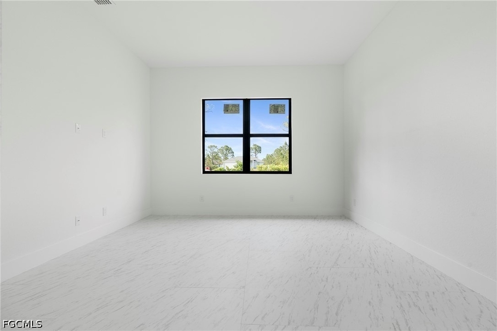 3175 Sunshine Boulevard - Photo 18