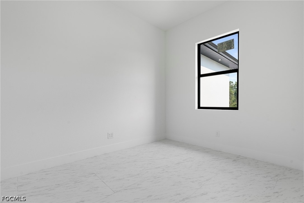 3175 Sunshine Boulevard - Photo 10