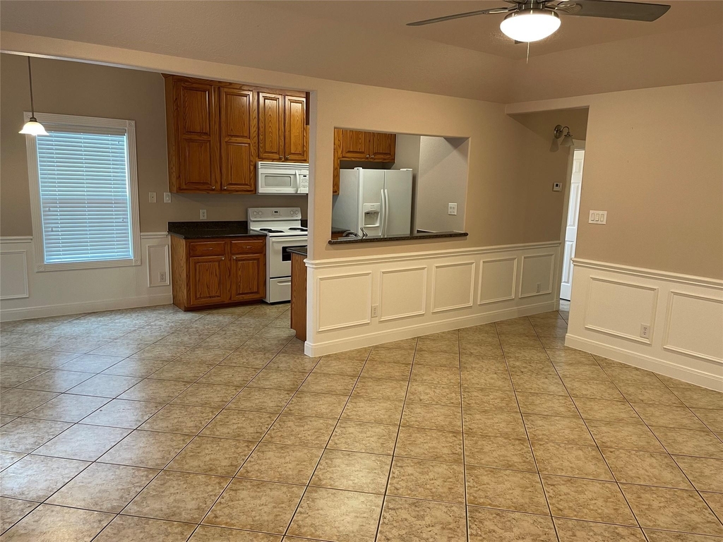 1018 S Booth Lane - Photo 2