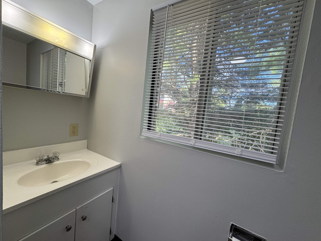 93 West - Photo 29
