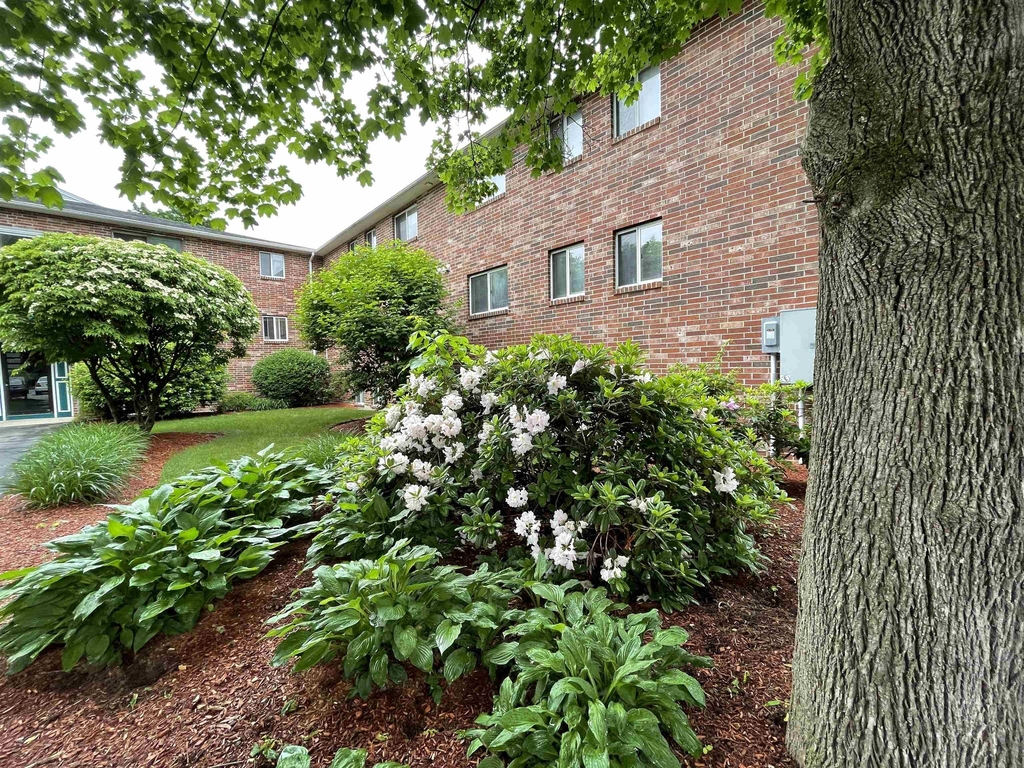 93 West - Photo 8