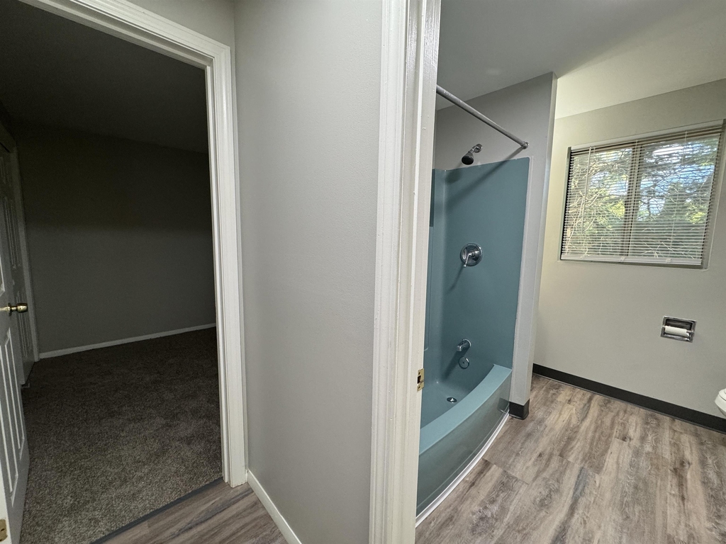 93 West - Photo 31