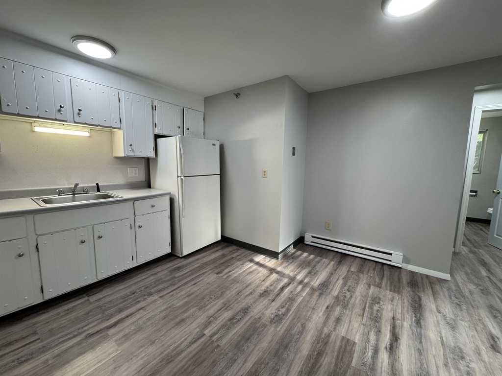 93 West - Photo 12