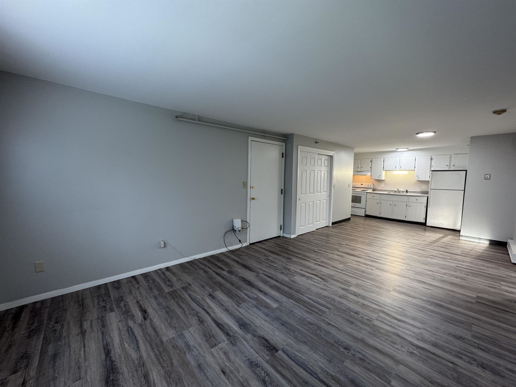 93 West - Photo 16