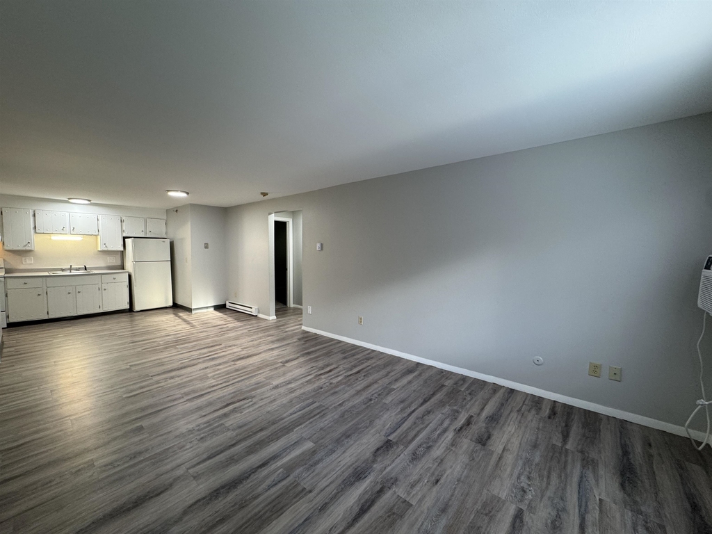 93 West - Photo 15