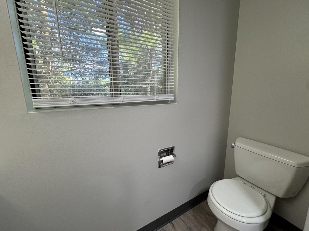 93 West - Photo 28