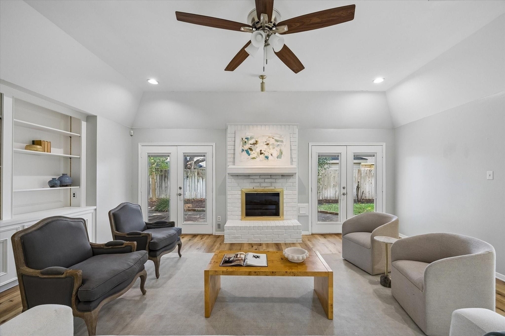 12107 Burgoyne Drive - Photo 2