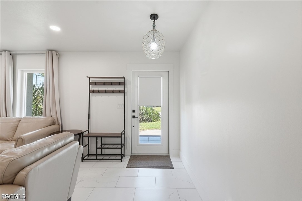1446 Se 13th Street - Photo 2