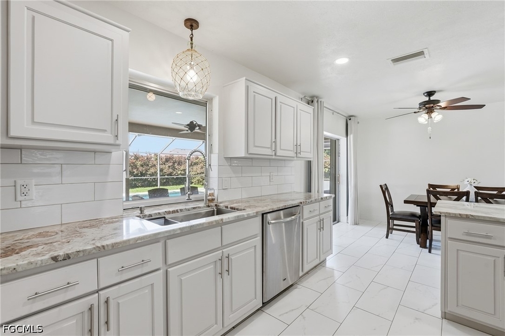 1446 Se 13th Street - Photo 11