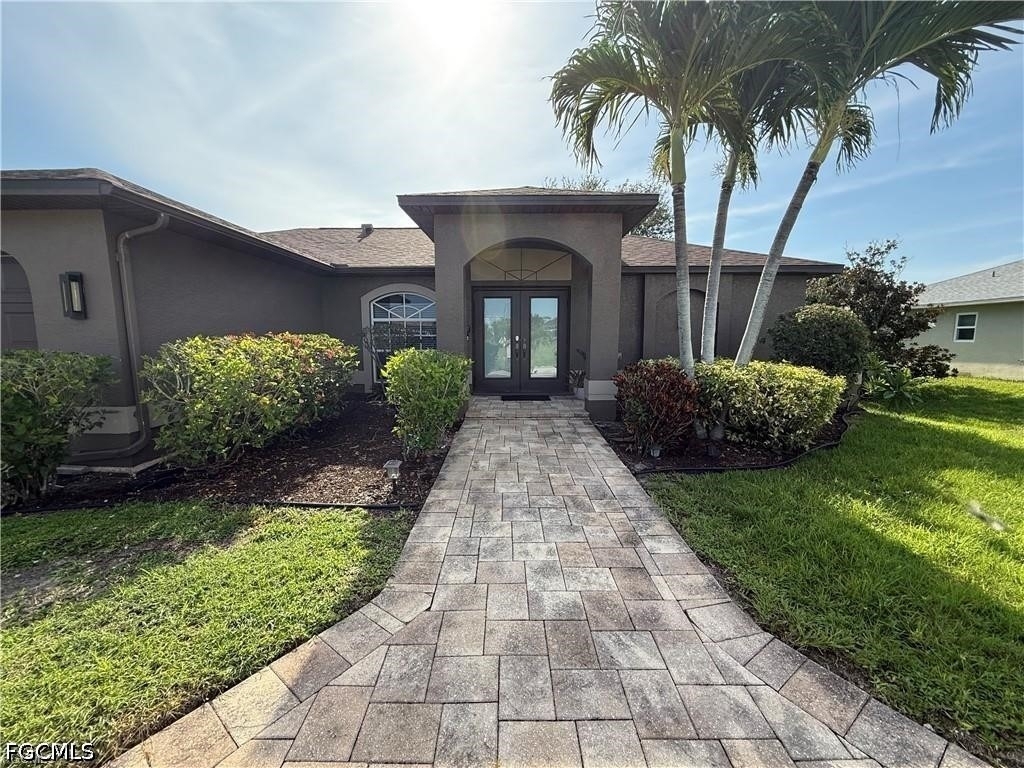 3005 Sw 8th Place - Photo 1