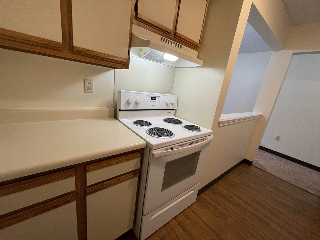169 Eastern - Photo 13