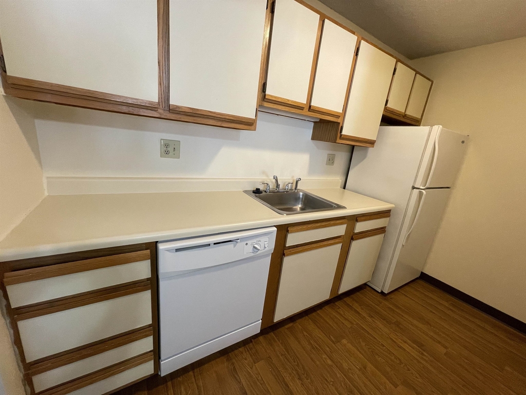 169 Eastern - Photo 11