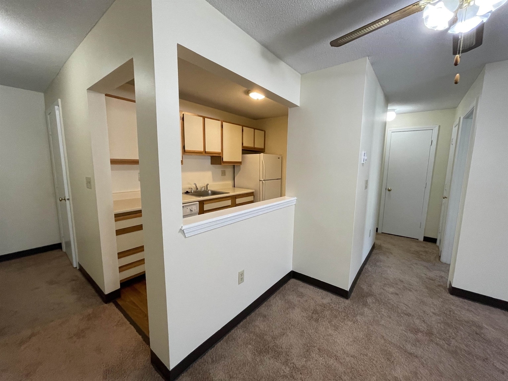 169 Eastern - Photo 19
