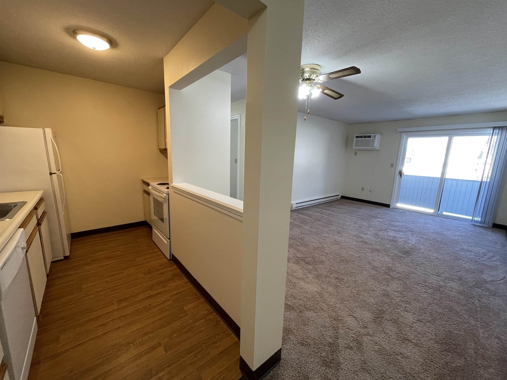 169 Eastern - Photo 16