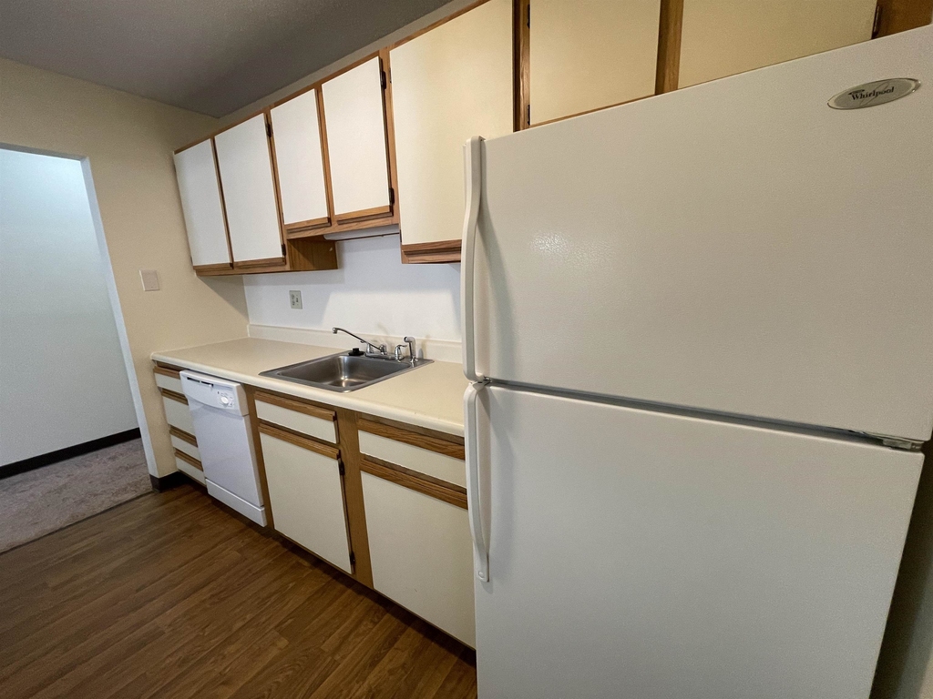 169 Eastern - Photo 12