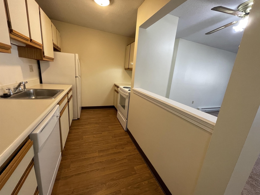169 Eastern - Photo 14