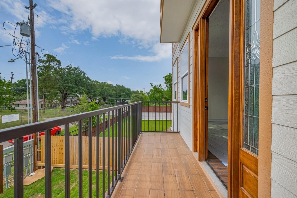 2206 Hoskins Drive - Photo 14