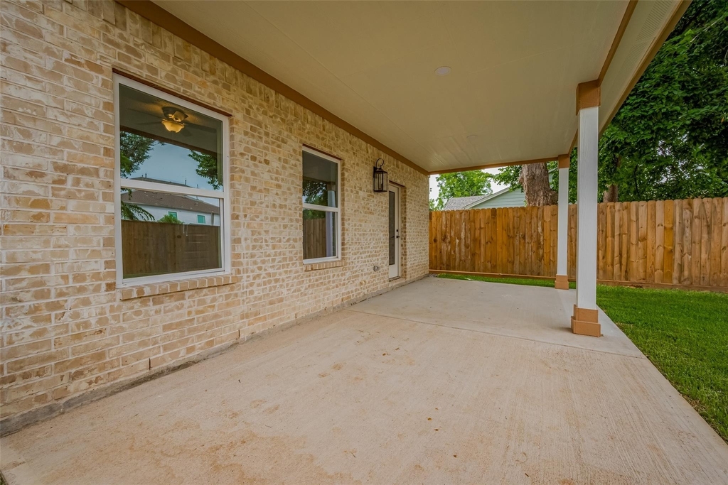 2206 Hoskins Drive - Photo 7