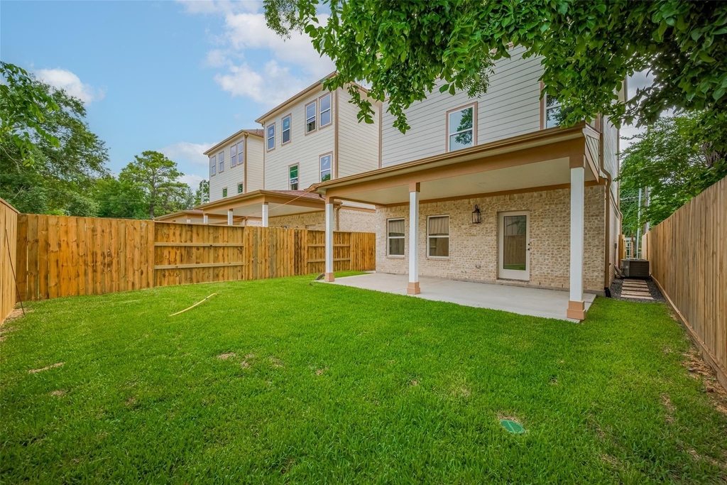 2206 Hoskins Drive - Photo 4