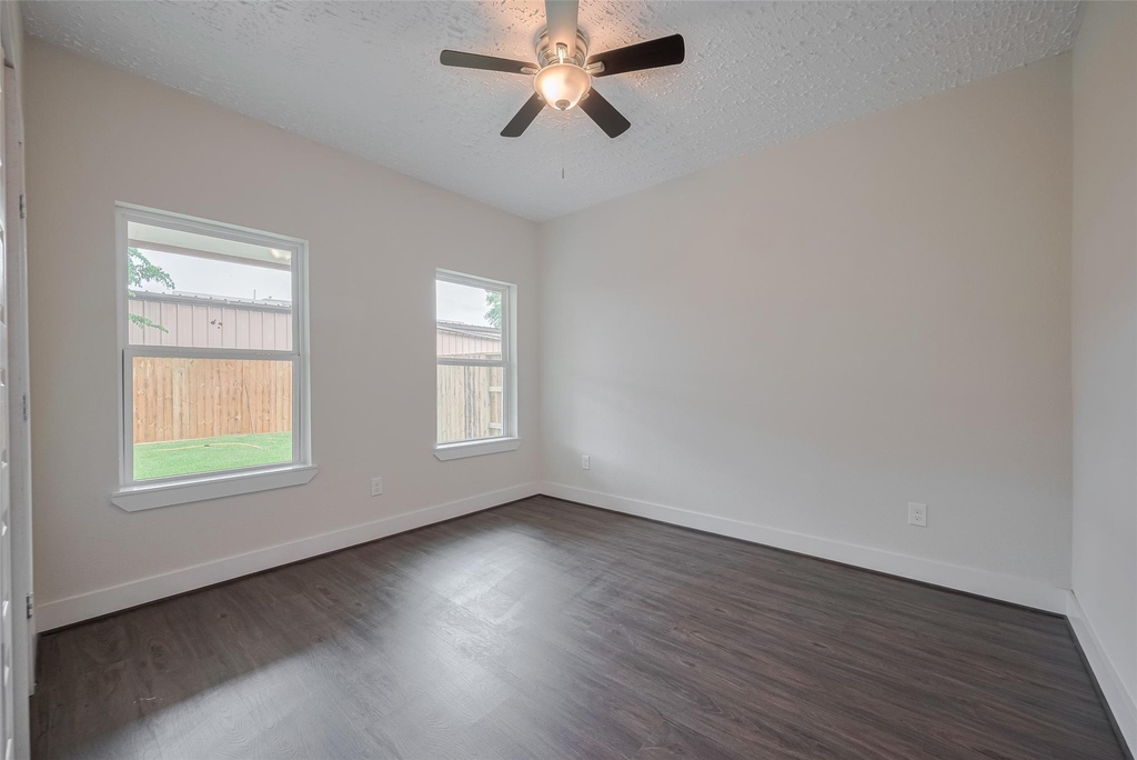 2206 Hoskins Drive - Photo 29