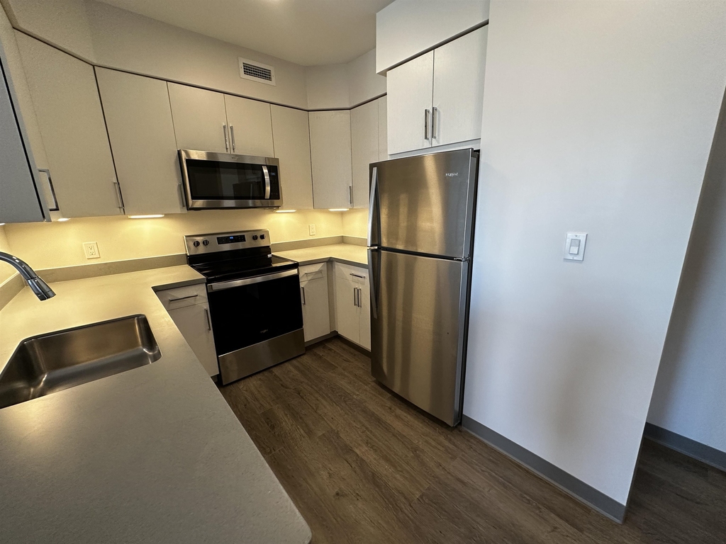 409 Elm - Photo 3