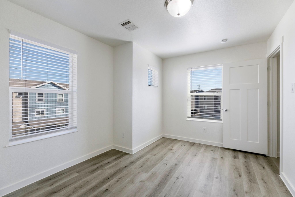 21155 Gosling Road - Photo 14