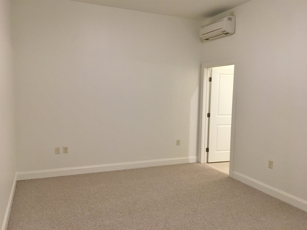 875 Elm - Photo 18