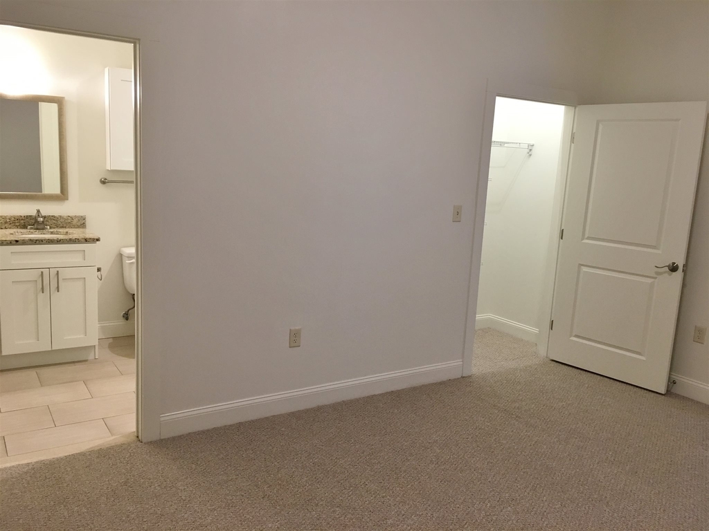 875 Elm - Photo 22