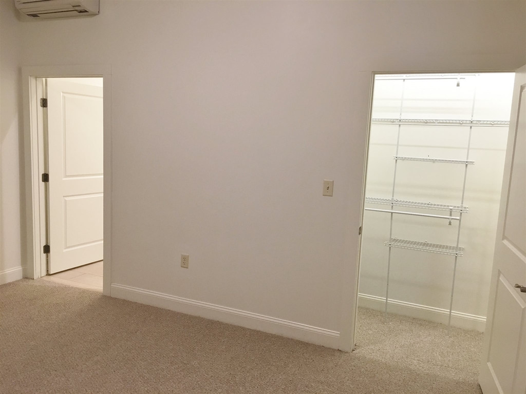 875 Elm - Photo 19