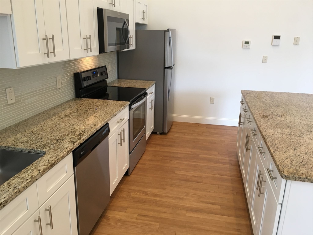 875 Elm - Photo 15