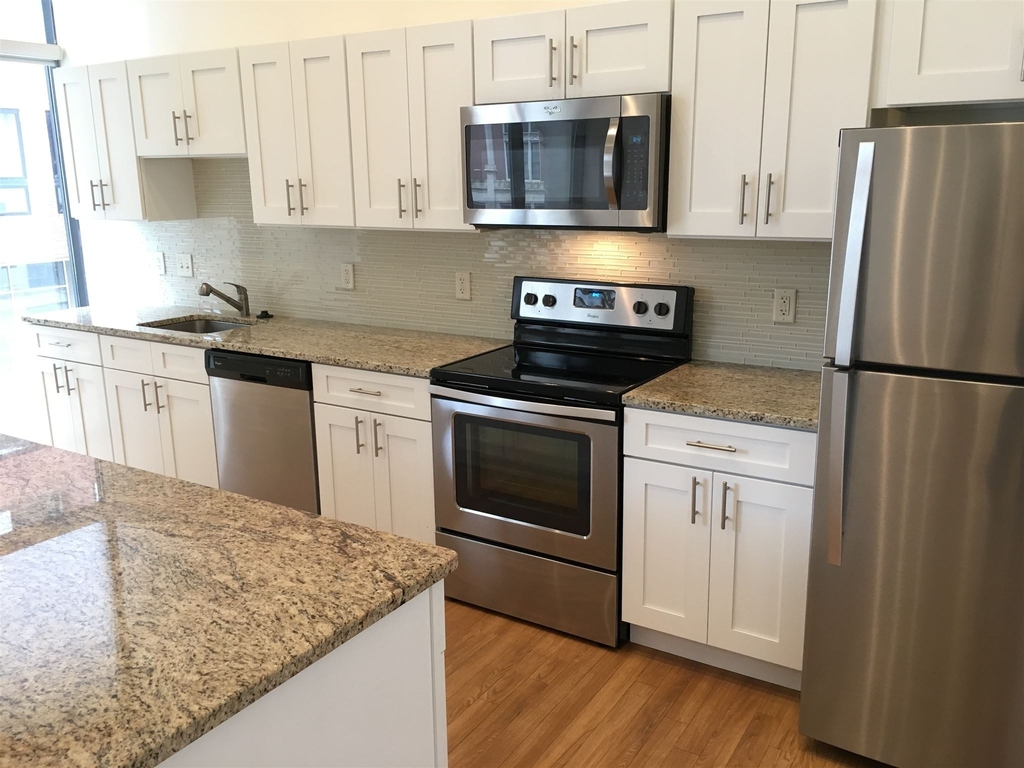875 Elm - Photo 17