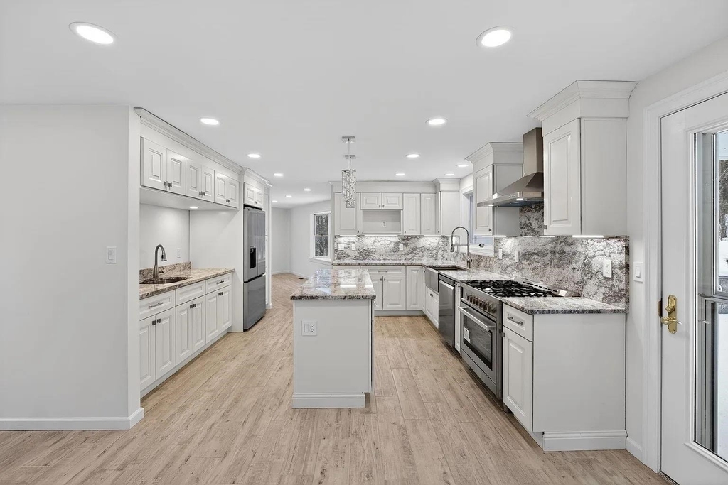 166 Londonderry - Photo 3