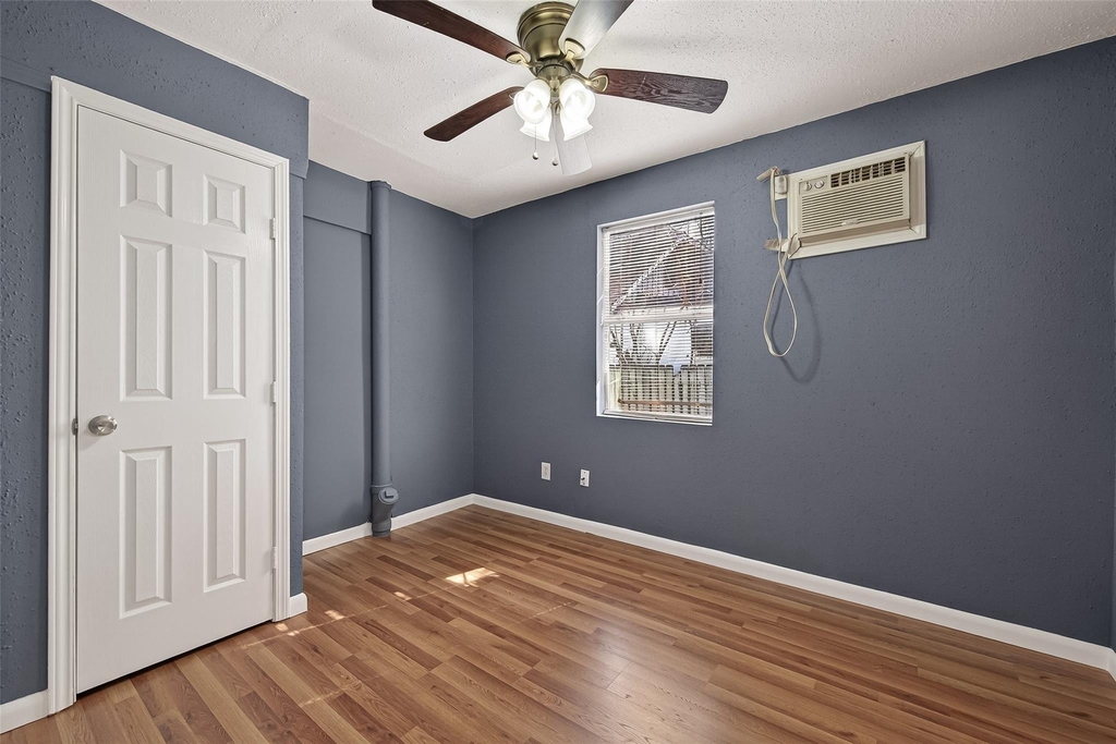 216 Burr Street - Photo 6