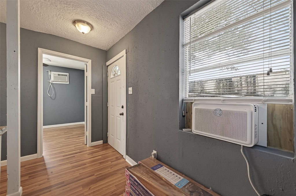 216 Burr Street - Photo 5