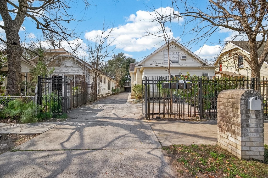 216 Burr Street - Photo 11