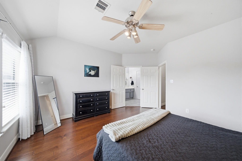 1716 Elgin Street - Photo 17