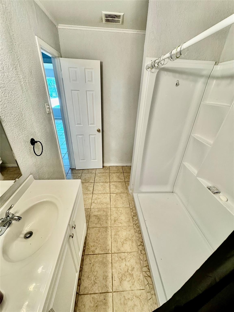 116 W Davitt Street - Photo 8