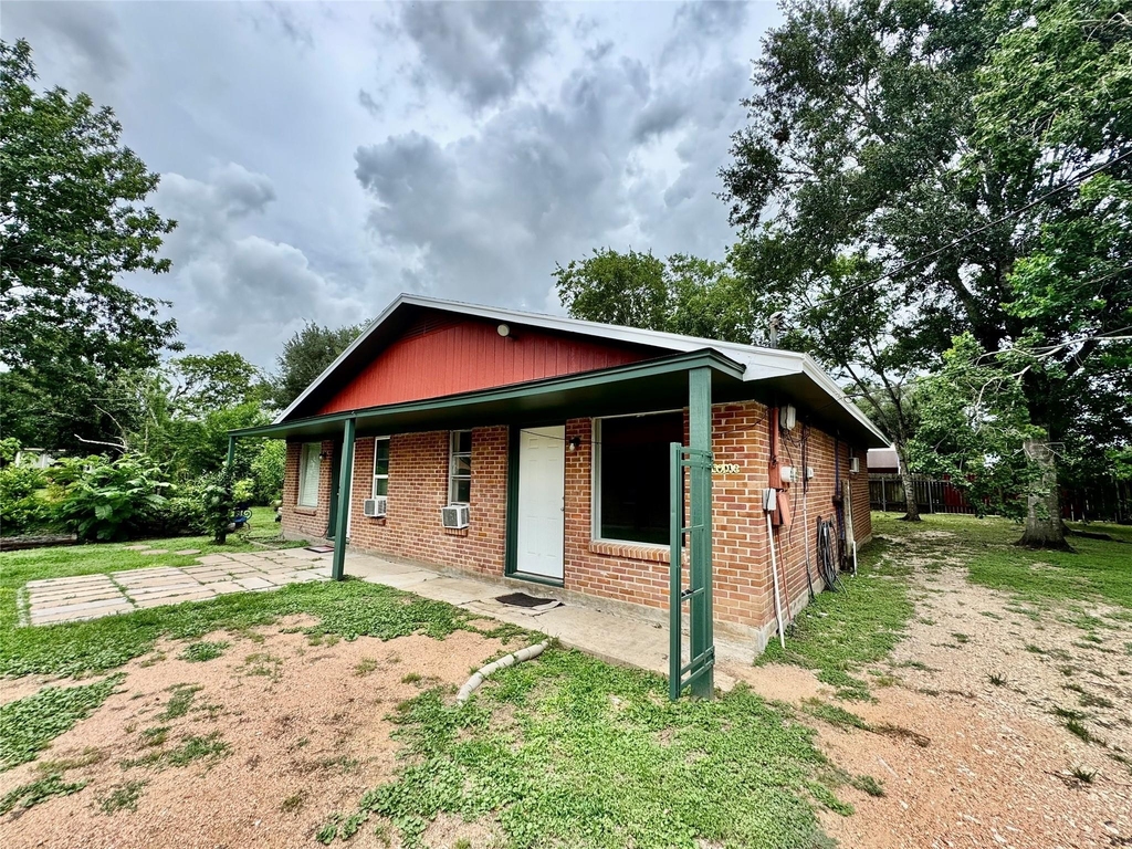116 W Davitt Street - Photo 0