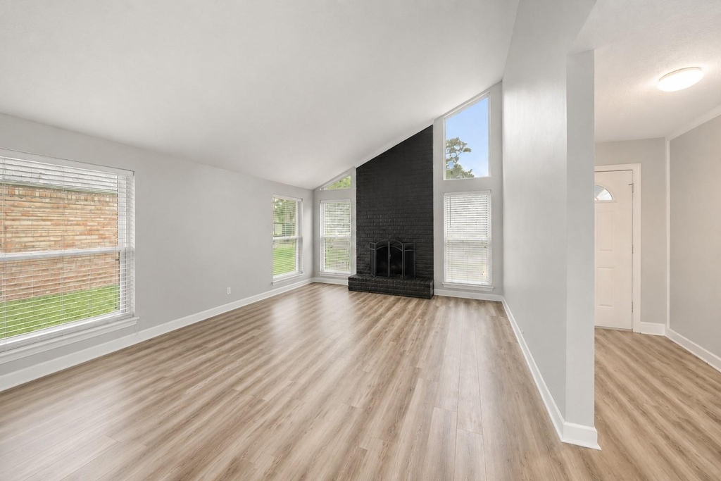 17734 Seven Pines Drive - Photo 3