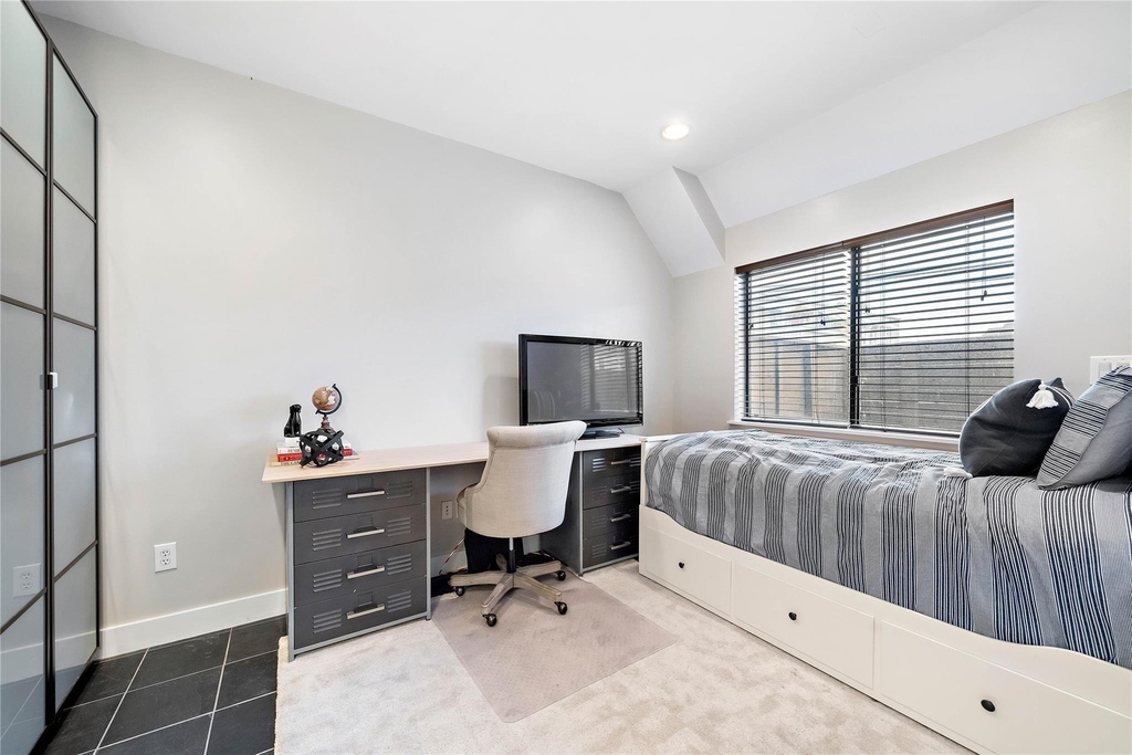1043 Bonner Street - Photo 11