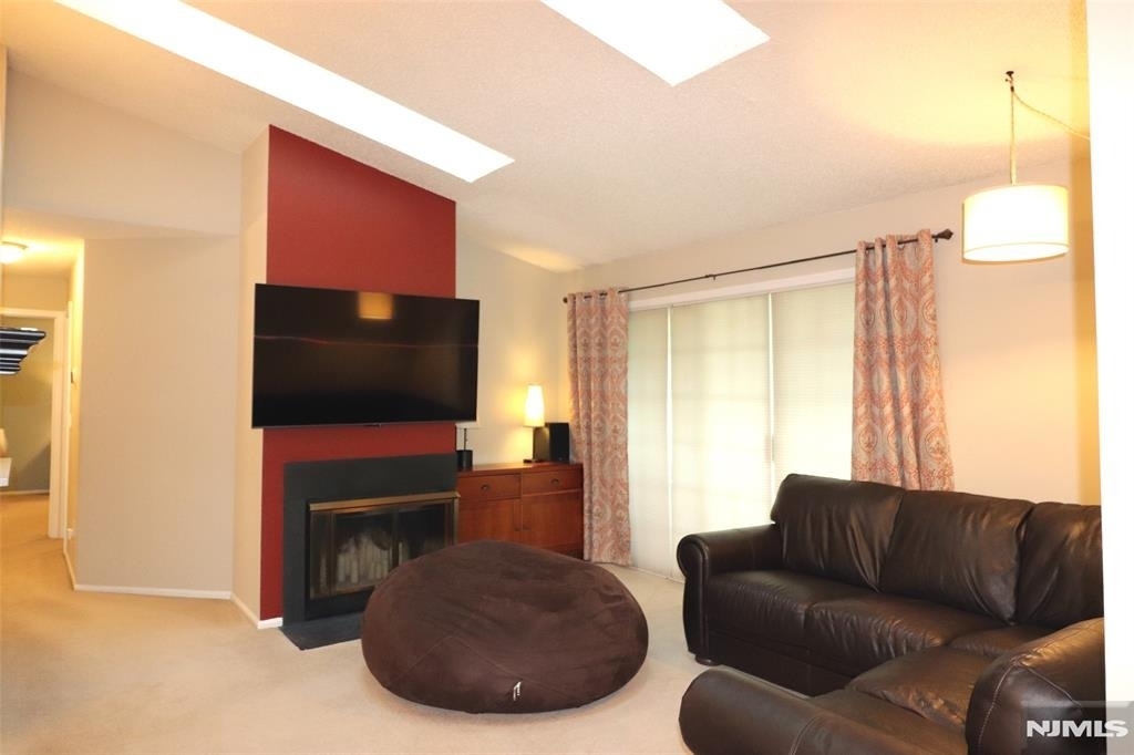 170 Linden - Photo 1